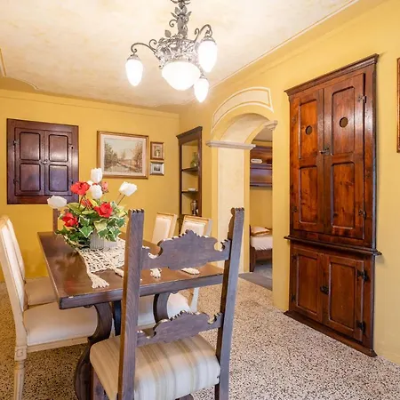 Grillo Rosso 5 Apartment *